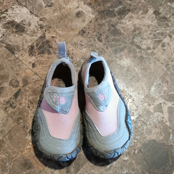 Toddler girls waterproof shoe - Picture 2 of 3